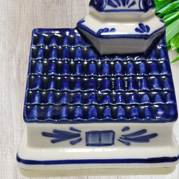 Delft Blue and White Ceramic Windmill Music Box with Revolving Metal Blades. - Picture 4 of 7